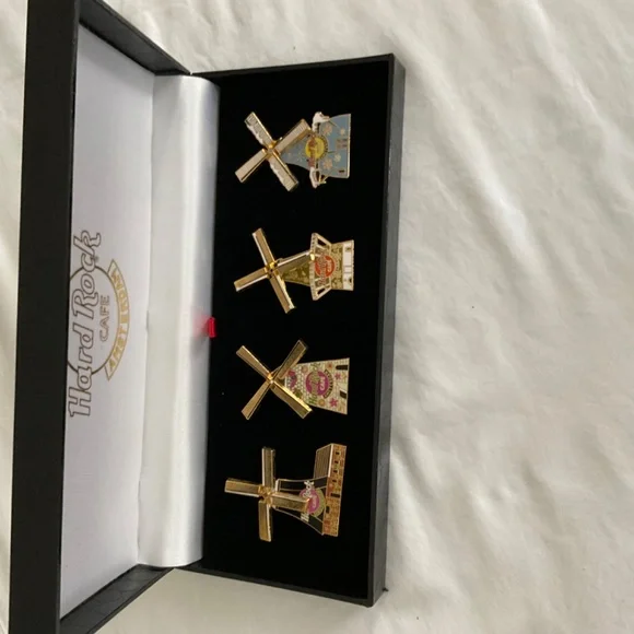 Hard Rock PinsSetOf four from Amsterdam - Picture 2 of 5